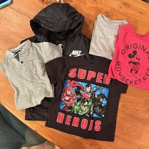 BUNDLE 5/6 yrs old (kids) Nike cold weather jacket 
+ 4 short sleeve tshirts